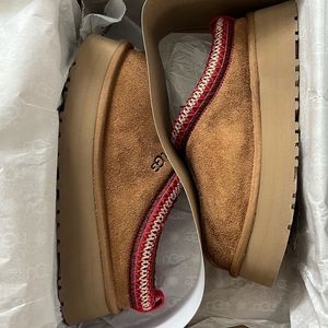 UGG Tazz Chestnut platform